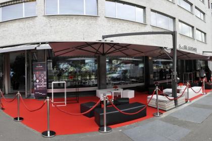 Spazio vetrato piazza Cavour Milano