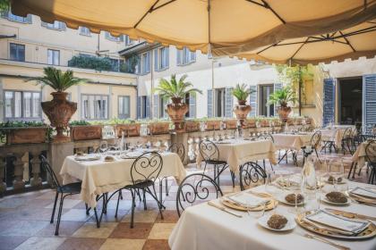 Palazzo con terrazza in Magenta