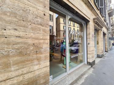 Piccolo temporary in Brera con vetrina