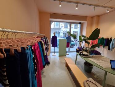 Piccolo temporary in Brera con vetrina