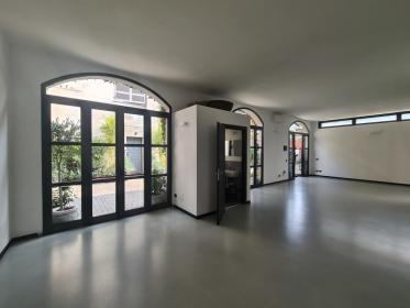 Showroom green in Tortona