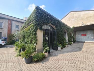 Showroom green in Tortona