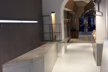 Temporary con doppie vetrine in Garibaldi