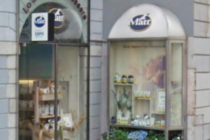 Temporary con doppie vetrine in Garibaldi