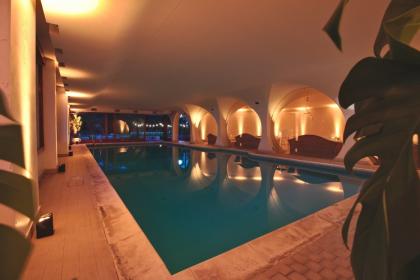 Villa con piscina Milano Ovest