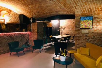 Locale con sala privata in centro