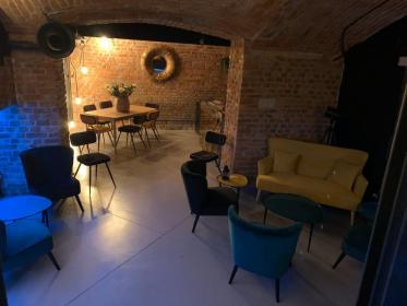 Locale con sala privata in centro