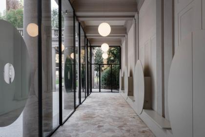 Location elegante con giardino