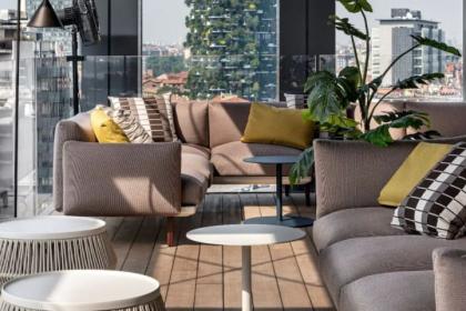 Futuristico hotel con terrazza in Centrale