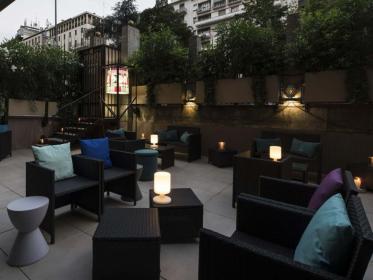 Hotel con sale meeting e rooftop panoramico