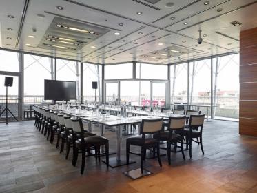 Hotel con sale meeting e rooftop panoramico