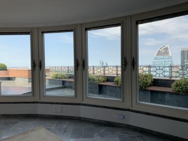 Attico al 29° piano con vista su Milano