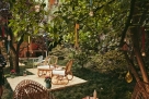 Piccolo showroom con giardino in Porta Venezia Dis