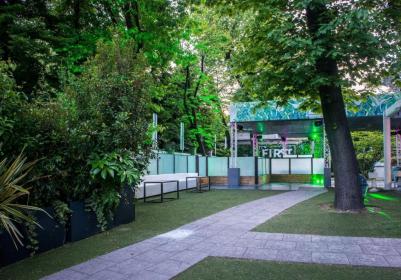 Club esclusivo con vista