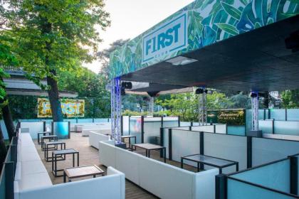 Club esclusivo con vista