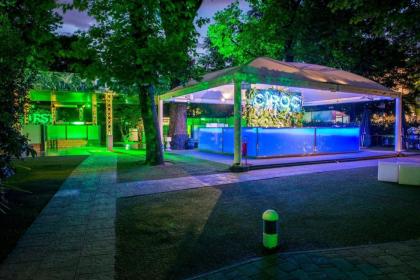 Club esclusivo con vista