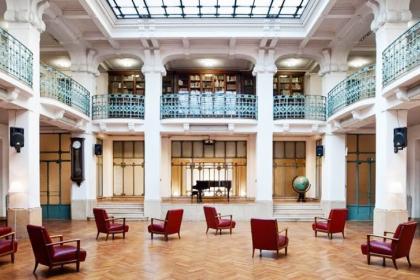 Biblioteca in Centro stile Liberty