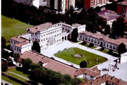 Villa immersa in parco secolare